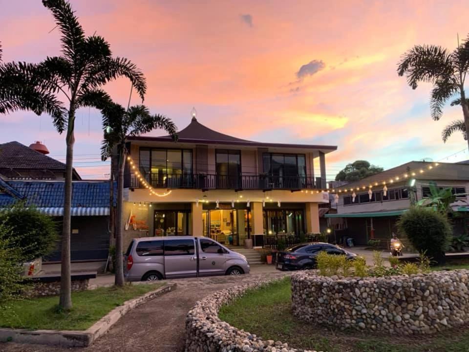 Saranya River House สรัญญาริเวอร์เฮาส์ Mae Ai Eksteriør billede